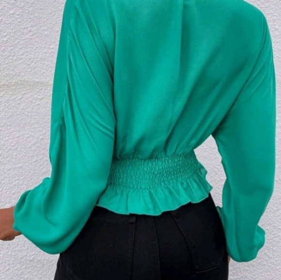 Green Elastic Banding Crossover Plunging V Neck Blouse With Sleeves - MEDIUM - Picture 13 of 14